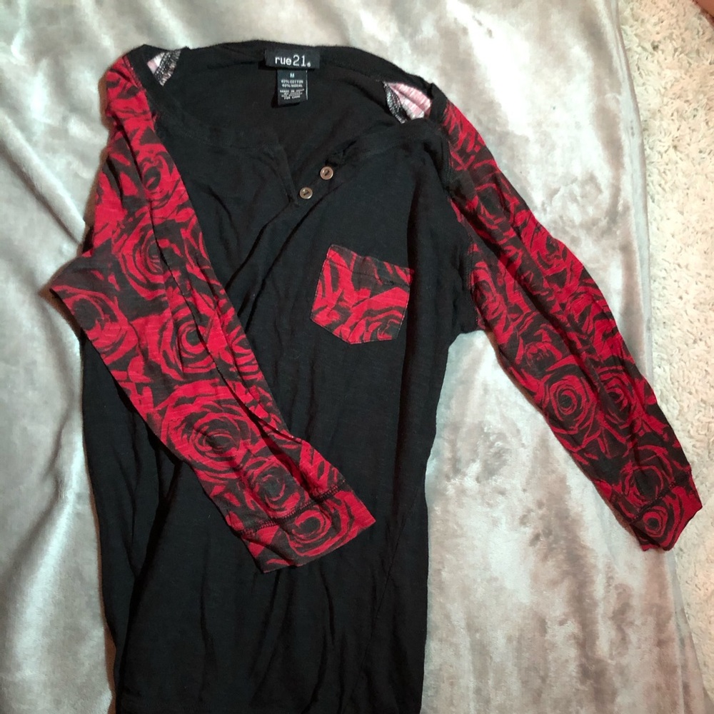 Woman’s Red Rose 3/4 Sleeve